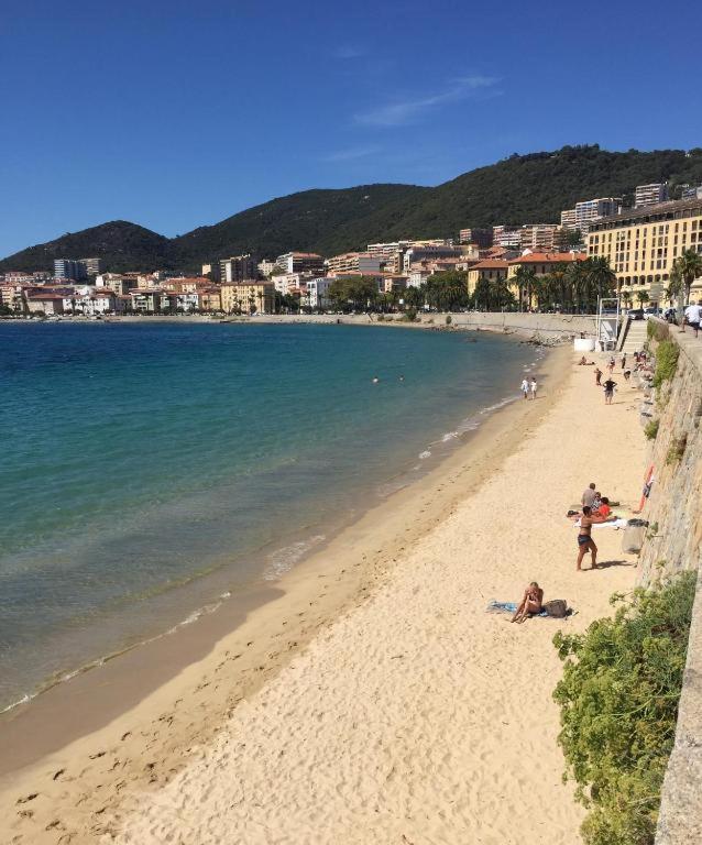 Vieille Ville D Ajaccio De 1 A 4 Pers A 300M Du Port Et A 15 Mn De Laeroport Proches De Plus Belles Plages Et Ttes Commodites A Proximite Luaran gambar